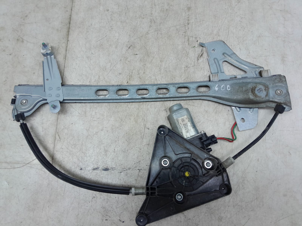 Macara dreapta fata 69810-oho31 Toyota Aygo 2 [2014 - 2020] 1.0 benzina 1KRFE