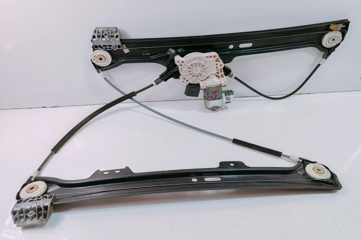 Macara dreapta fata cu motoras 7034352S / 7075668E BMW Seria 5 E60/E61 [facelift] [2007 - 2010]
