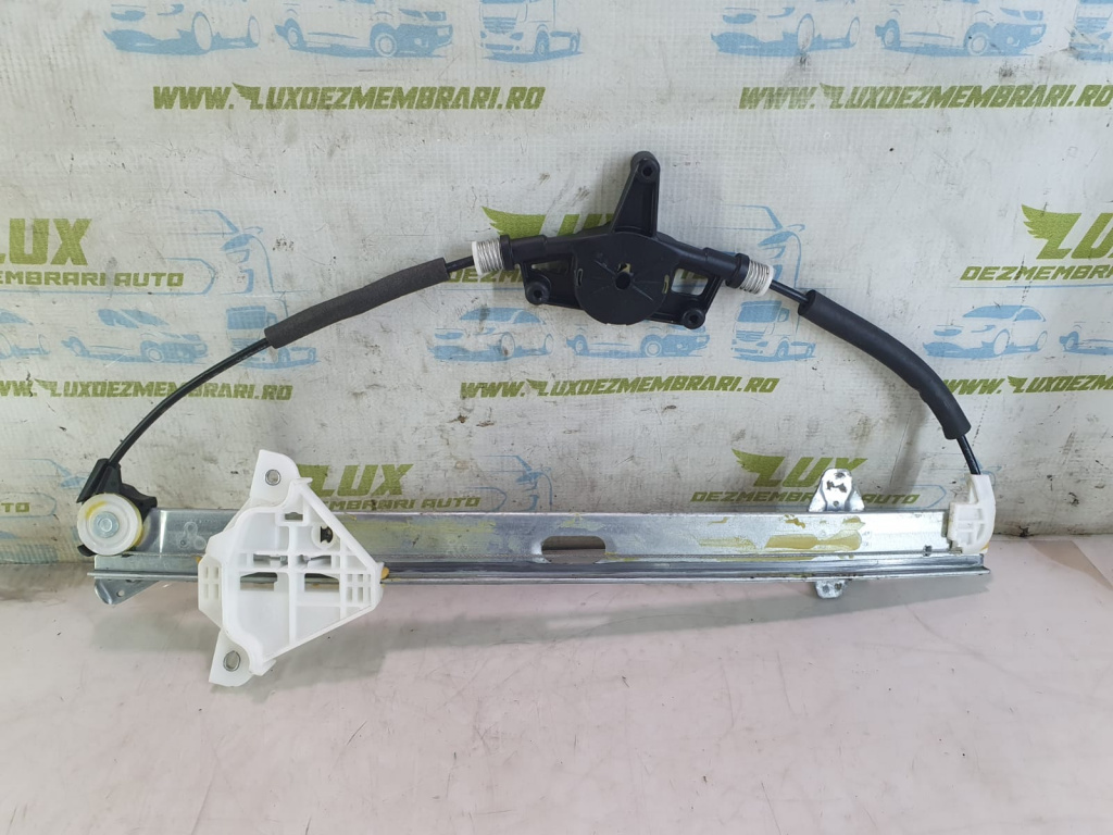 Macara dreapta fata Mazda 3 BM [2013 - 2016] 2.0 benzina