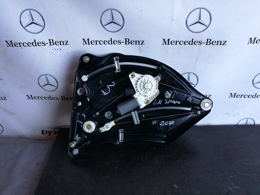 Macara dreapta spate Mercedes E class coupe w207