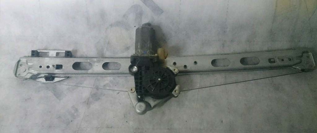 Macara dreapta spate Mercedes ML w163