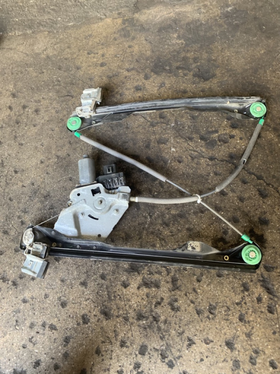 Macara electrica dreapta fata Ford Focus [facelift] [2001 - 2007] wagon 5-usi 1.8 TDDi MT (90 hp) DAW DBW) C9DB
