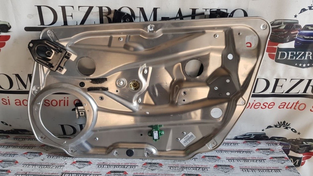 Macara electrica dreapta fata Mercedes-Benz C-Class W204 cod : 981693-105