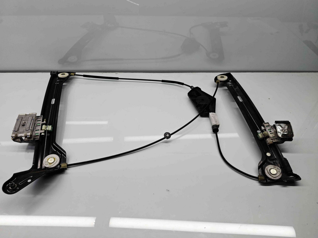 Macara electrica geam dreapta fata Audi A5 (8T3) [Fabr 2007-2015] 8T0837462D