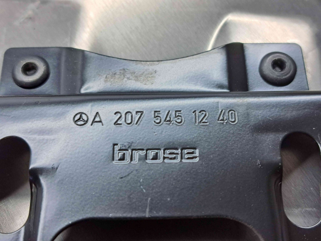 Macara electrica geam dreapta fata Mercedes Clasa C (W204) [Fabr 2007-2014] A2075451240