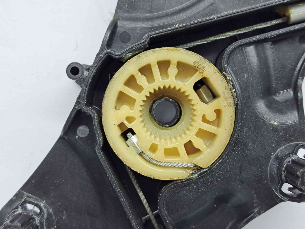 Macara electrica geam dreapta fata Mercedes Clasa E (W207) Coupe [Fabr 2009-2012] A2077200646