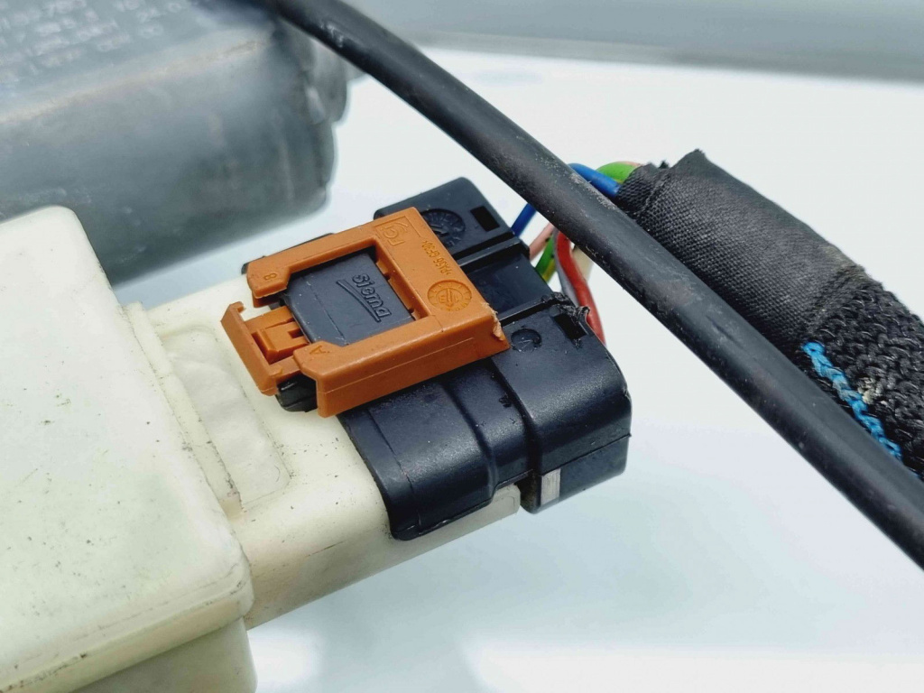 Macara electrica geam dreapta fata Peugeot 308 (II) [Fabr 2013-2020] 9678189780