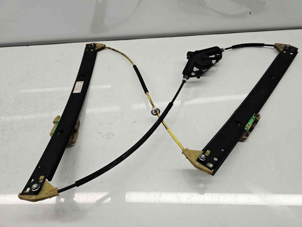 Macara electrica geam dreapta fata Skoda Octavia 3 (5E3) Facelift [Fabr 2012-2020] 5E0837462B