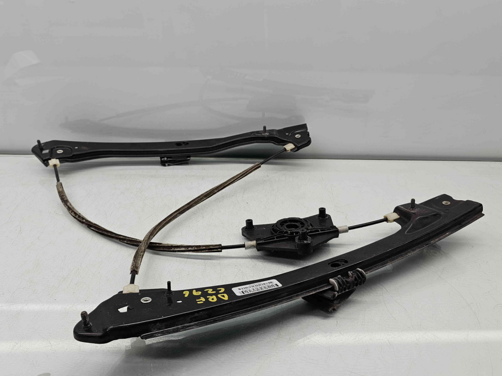 Macara electrica geam dreapta fata Volkswagen Jetta 4 (162,163) [Fabr 2010-2016] 5C6837462