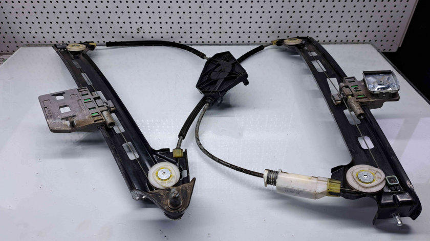 Macara electrica geam dreapta fata Volkswagen Passat CC (358) [Fabr 2012-2016] 3C8837462J