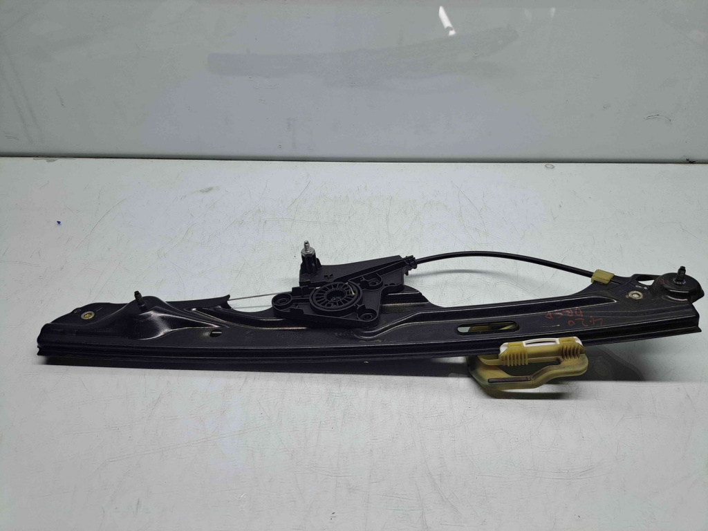 Macara electrica geam dreapta spate Bmw 