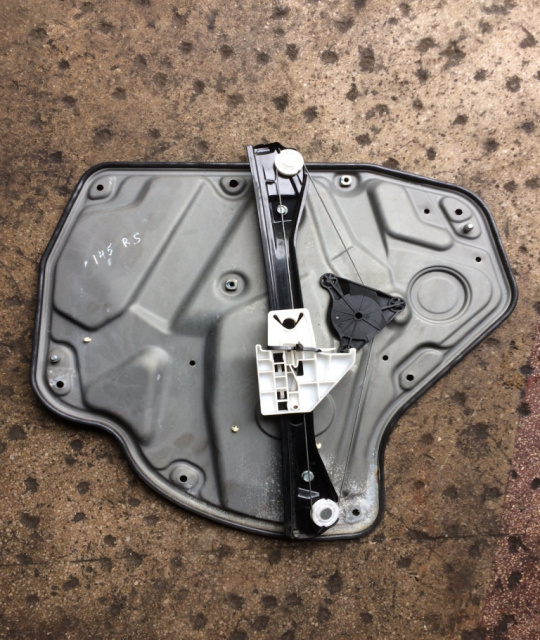 Macara electrica geam dreapta spate cu suport geam rupt Skoda Octavia 2 [2004 - 2008] Liftback 5-usi 2.0 TDI MT (140 hp) 1Z3