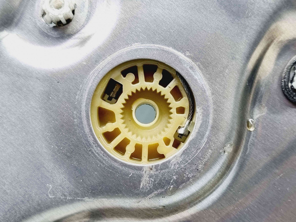 Macara electrica geam dreapta spate Mercedes Clasa E (W212) AMG [Fabr 2009-2016] A2125407605