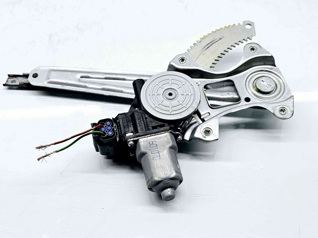 Macara electrica geam dreapta spate Nissan Juke [Fabr 2010-2014] Facelift 82731-CV01B