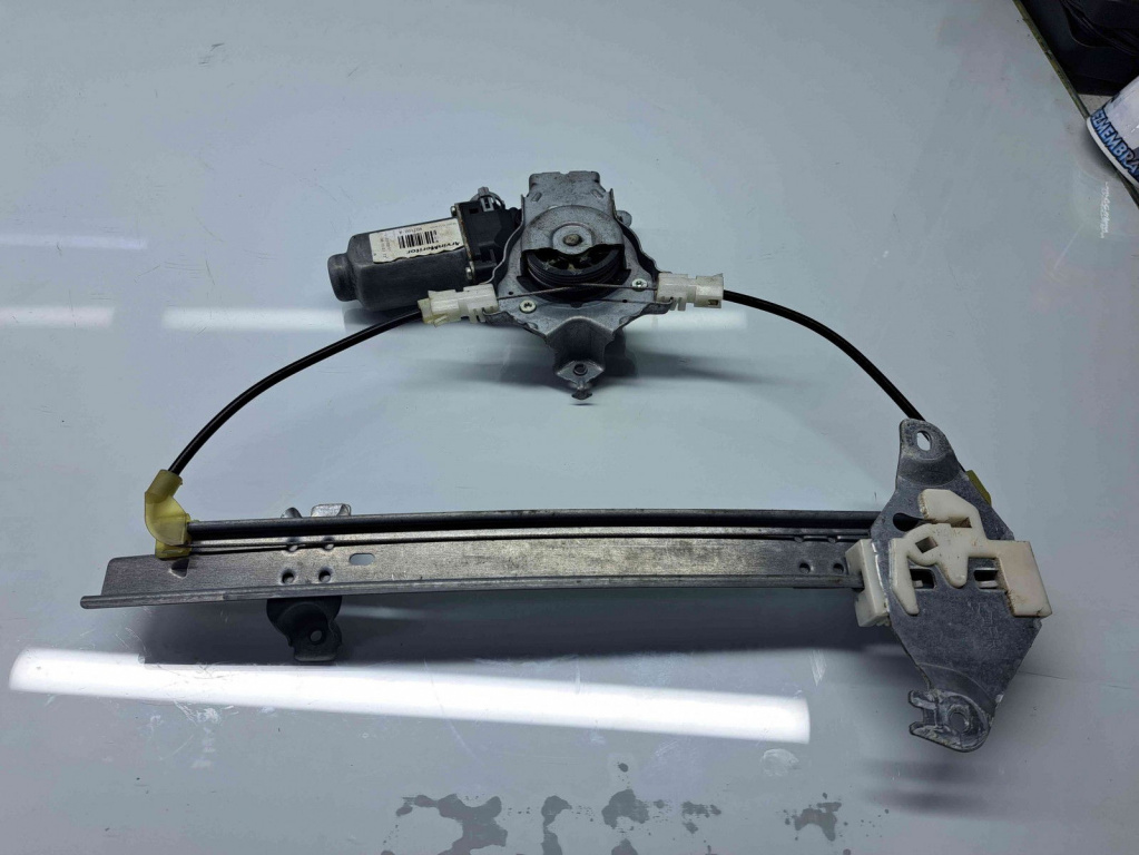 Macara electrica geam dreapta spate Nissan Qashqai Facelift (2) [Fabr 2009-2013] OEM