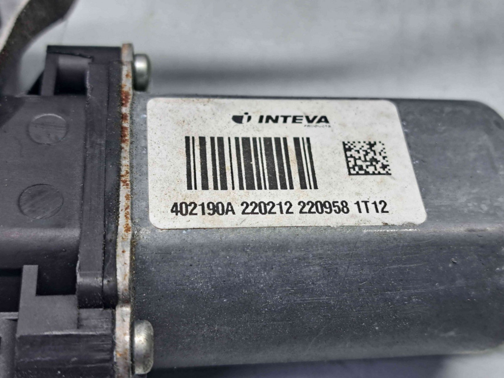 Macara electrica geam dreapta spate Nissan Qashqai Facelift (2) [Fabr 2009-2013] 402190A