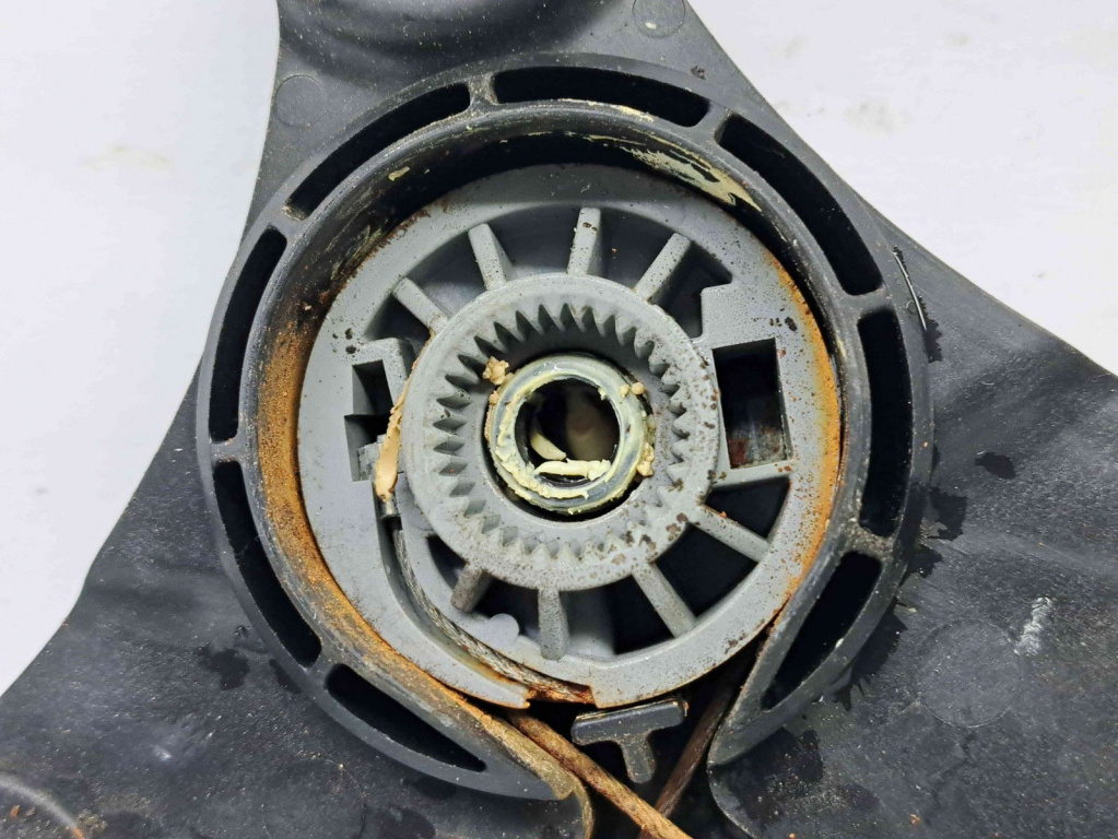 Macara electrica geam dreapta spate Volkswagen Golf 7 (5G) [Fabr 2014-prezent] 5G4839462B