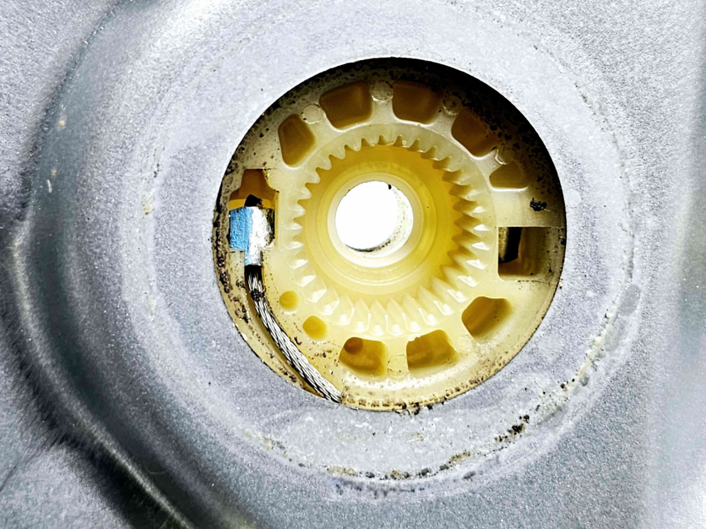 Macara electrica geam dreapta spate Volkswagen Golf 5 Variant (1K5) [Fabr 2007-2009] 1K9839756A