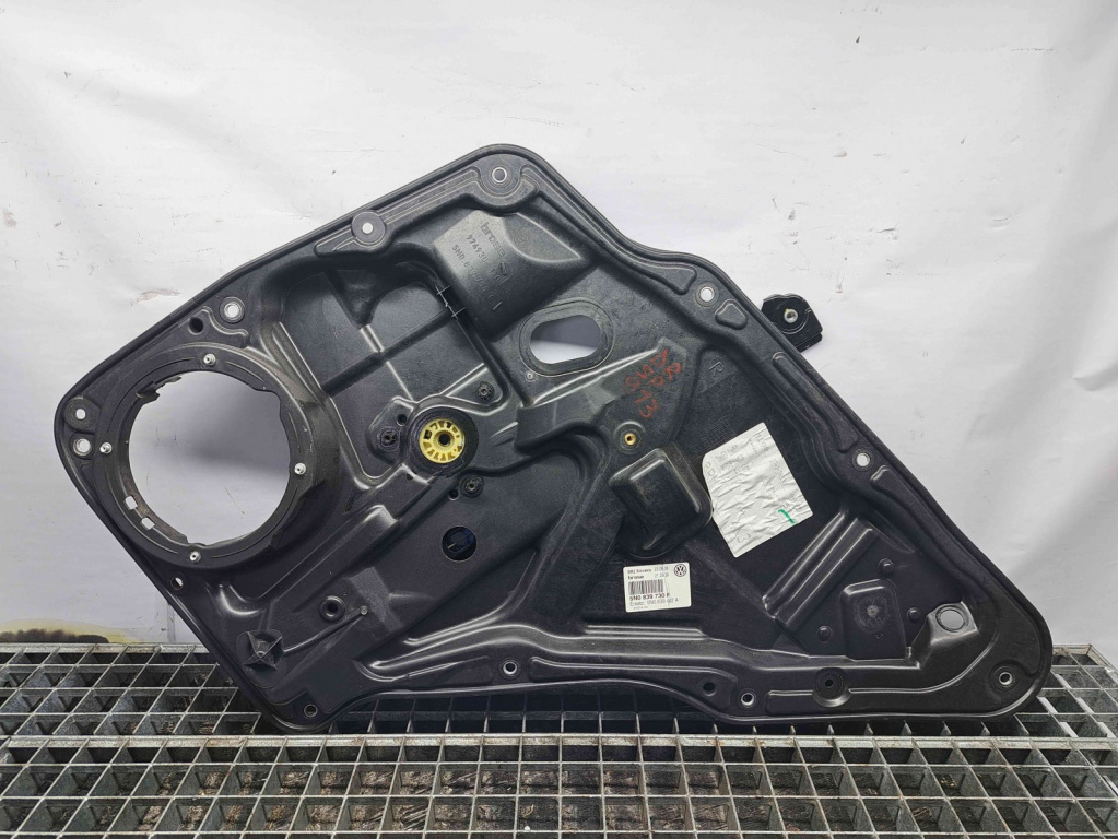 Macara electrica geam dreapta spate Volkswagen Tiguan (5N) [Fabr 2007-2016] 5N0839730F
