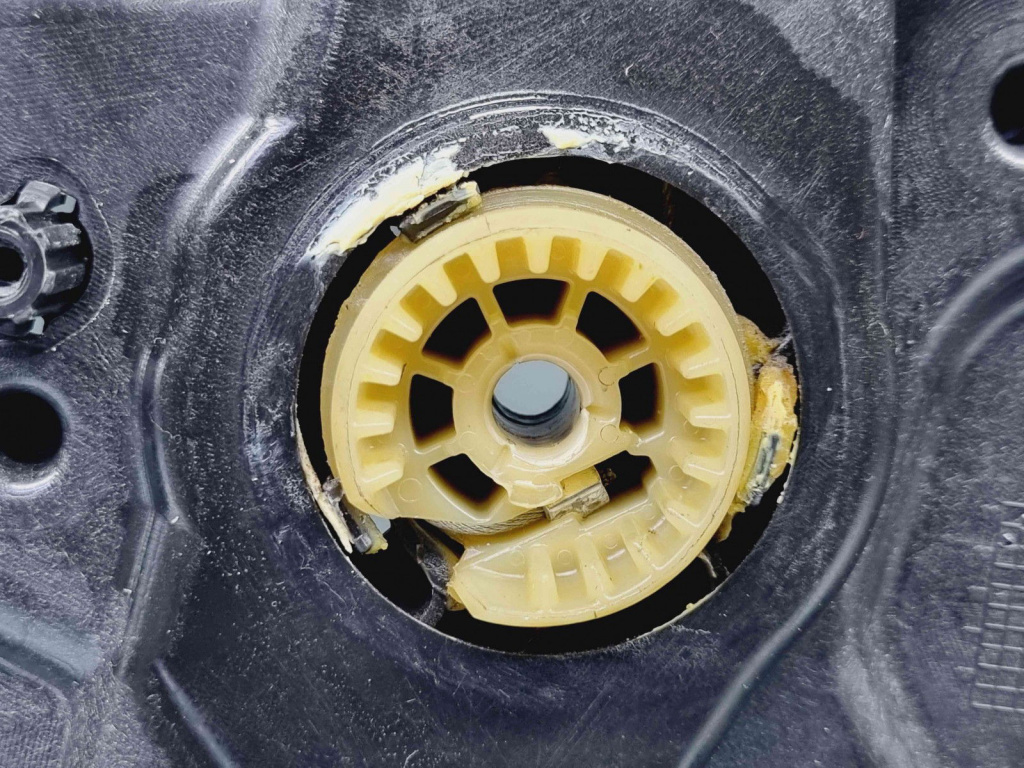 Macara electrica geam dreapta spate Volvo V40 [Fabr 2013-2019] 31276218