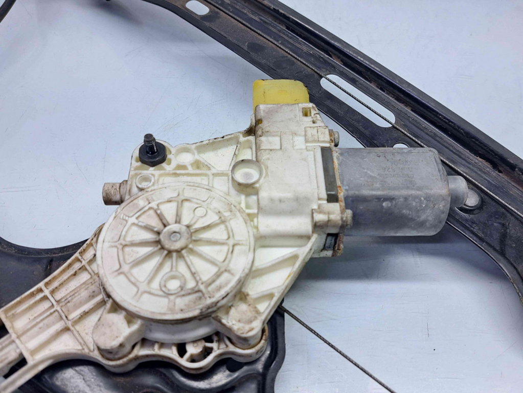 Macara electrica geam stanga fata Bmw 1 (E81, E87) [Fabr 2004-2010] 7067795