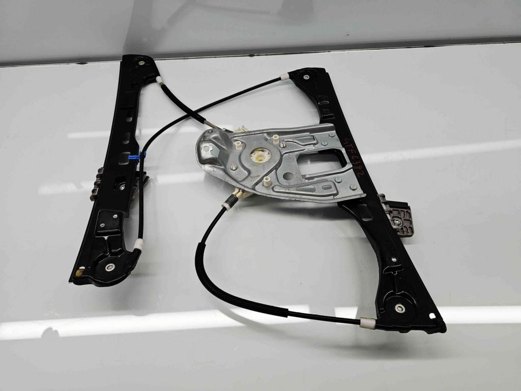 Macara electrica geam stanga fata Mercedes Clasa C (W203) [Fabr 2000-2007]