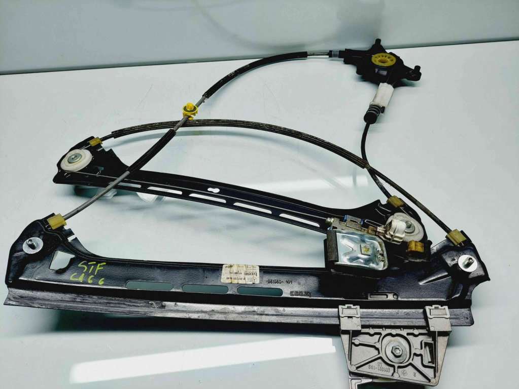 Macara electrica geam stanga fata Mercedes Clasa E (W207) Coupe AMG [Fabr 2009-2012] A2077200546