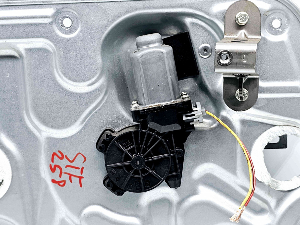 Macara electrica geam stanga fata Nissan Qashqai [Fabr 2007-2014] OEM