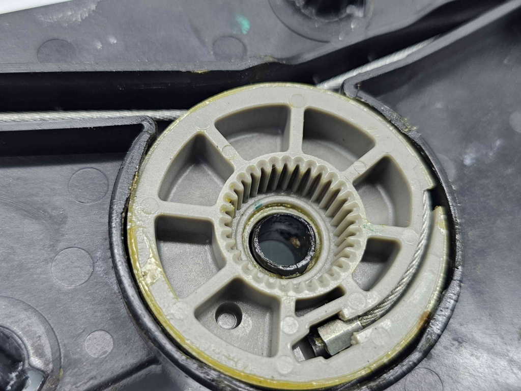 Macara electrica geam stanga fata Volkswagen UP [Fabr 2011-2019] 1S4837461A
