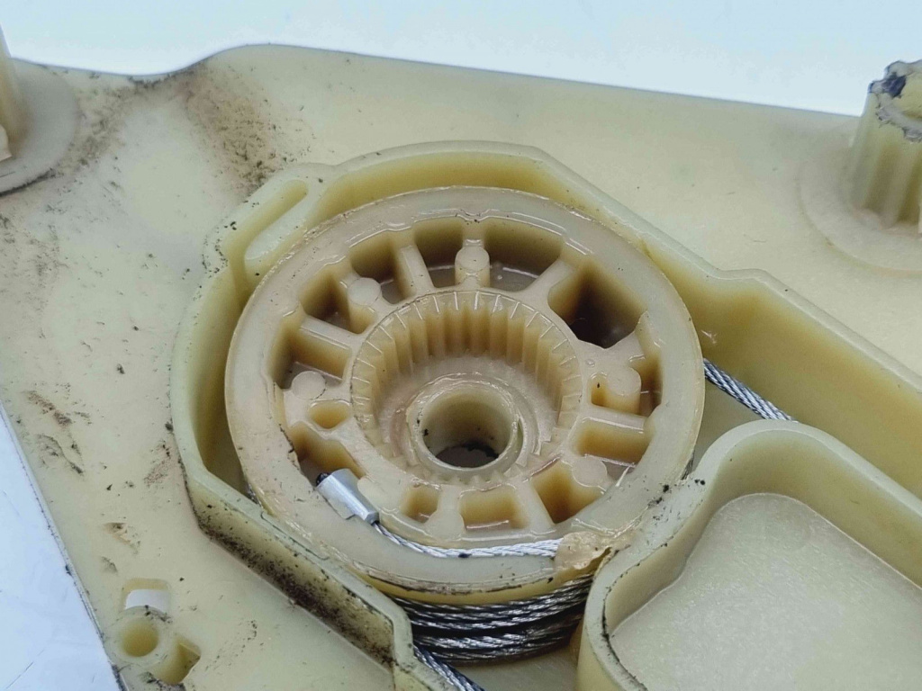 Macara electrica geam stanga spate Renault Megane 3 Combi [Fabr 2008-2015] 827210008R