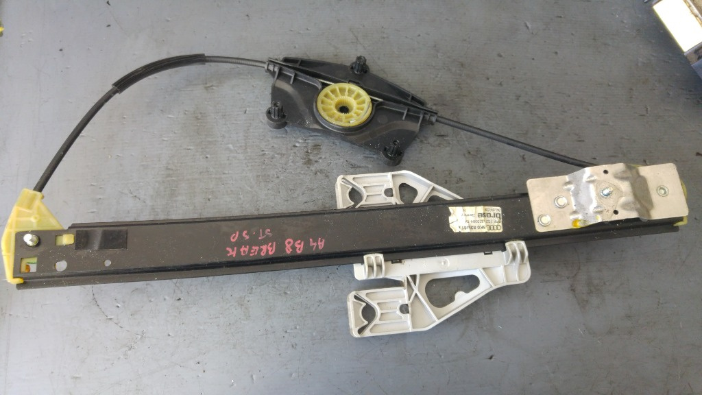 Macara electrica stanga spate audi a4 b8 break 8k0839461a