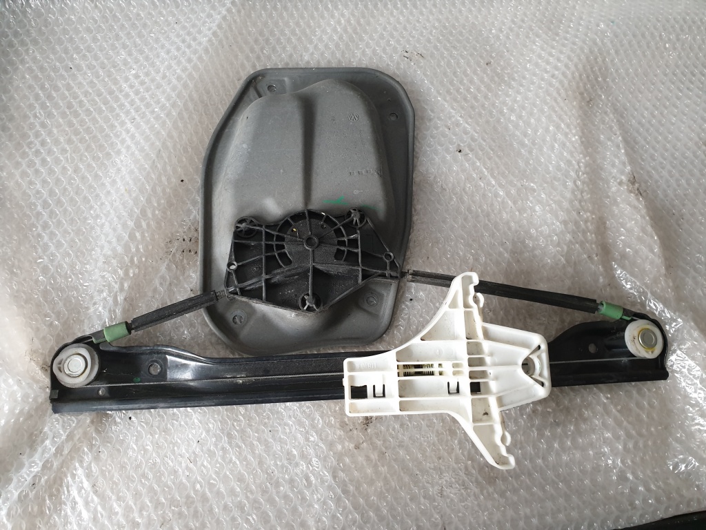 Macara electrica stanga spate vw golf 5 plus 5m0839461