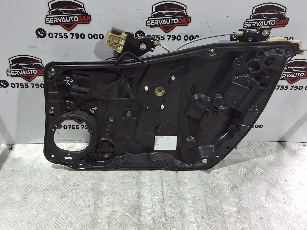 Macara electrica usa fata dreapta Mercedes-Benz CLA (2013->) [C117] 1.8 Benzina 2014, A1177200279