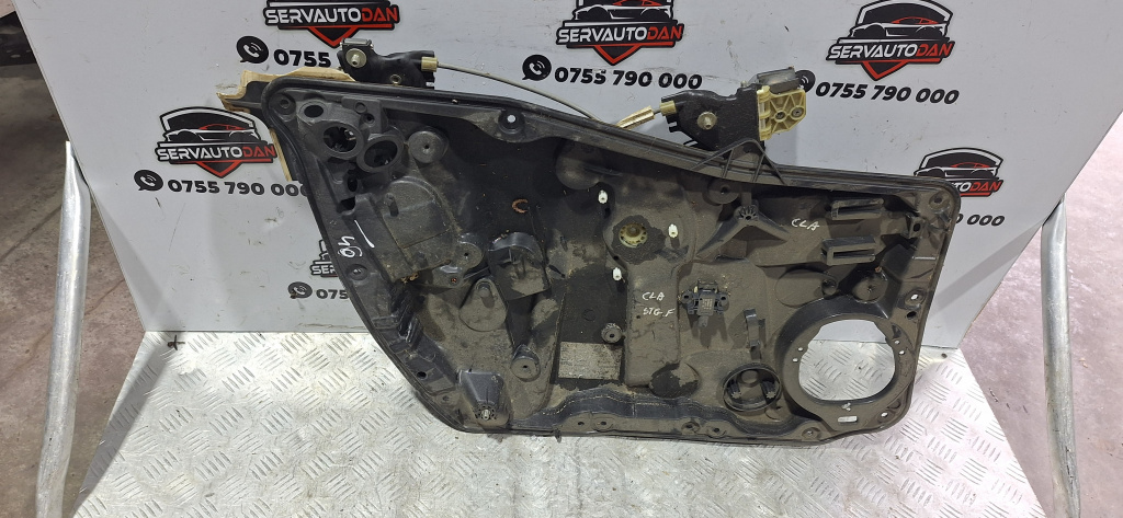 Macara electrica usa fata stanga Mercedes-Benz CLA (2013->) [C117] 1.8 Benzina 2014, -
