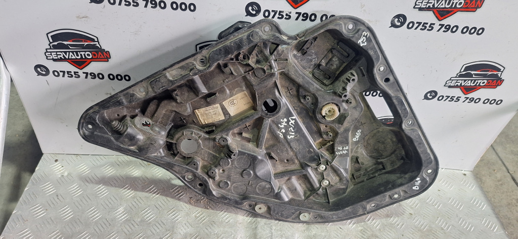 Macara electrica usa spate stanga Mercedes-Benz E-Class (2016->) [W213] 2.0 Motorina 2017, A2137600100
