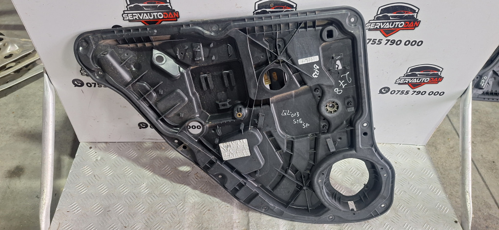 Macara electrica usa spate stanga Mercedes-Benz GL (2013-2019) [x166] 3.0 Motorina 2013, A1667300592