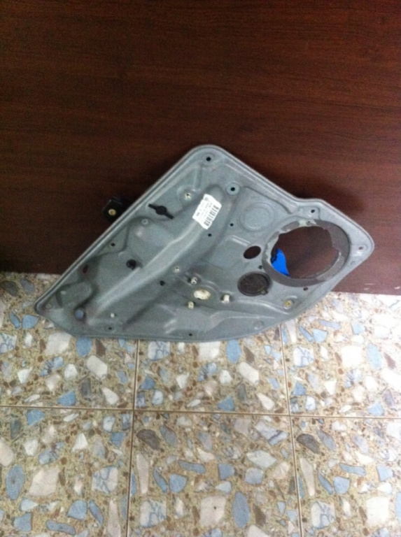 Macara electrica usa stanga spate Volkswagen VW Golf 4 [1997 - 2006] Hatchback 5-usi 1.9 TDI MT (116 hp) (1J1)