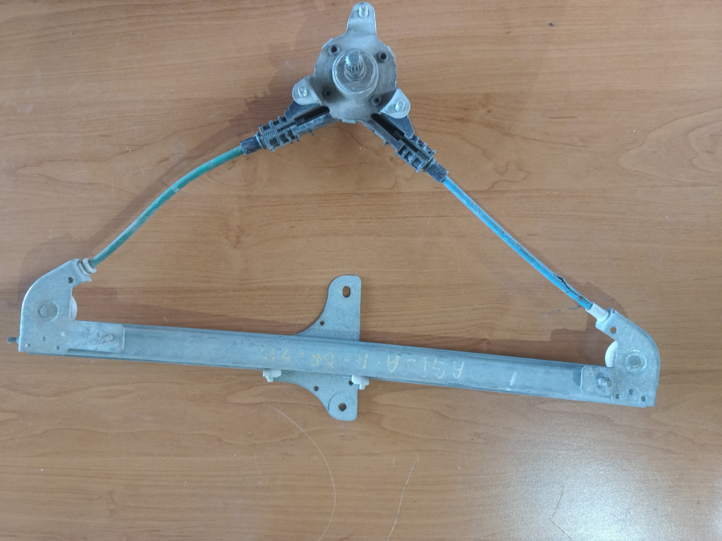 Macara Geam 4 Portiere,spate,dreapta,Manuala Opel AGILA (A) (H00) 2000 - 2007