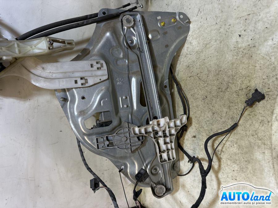 Macara Geam 834802y040 Dreapta Spate Electrica cu Motoras Hyundai ix35 LM 2010