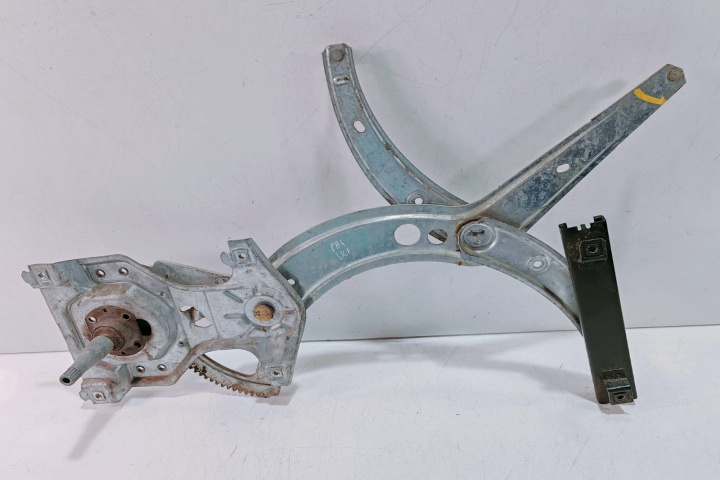 Macara geam dreapta fata 3A0837402B Volkswagen VW Passat B4 [1993 - 1997]