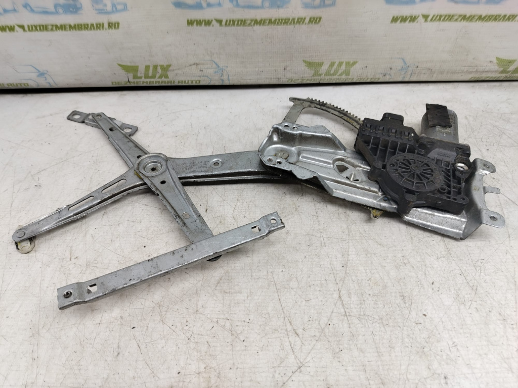 Macara geam dreapta fata A3300-13100418 Opel Astra H [2004 - 2007]