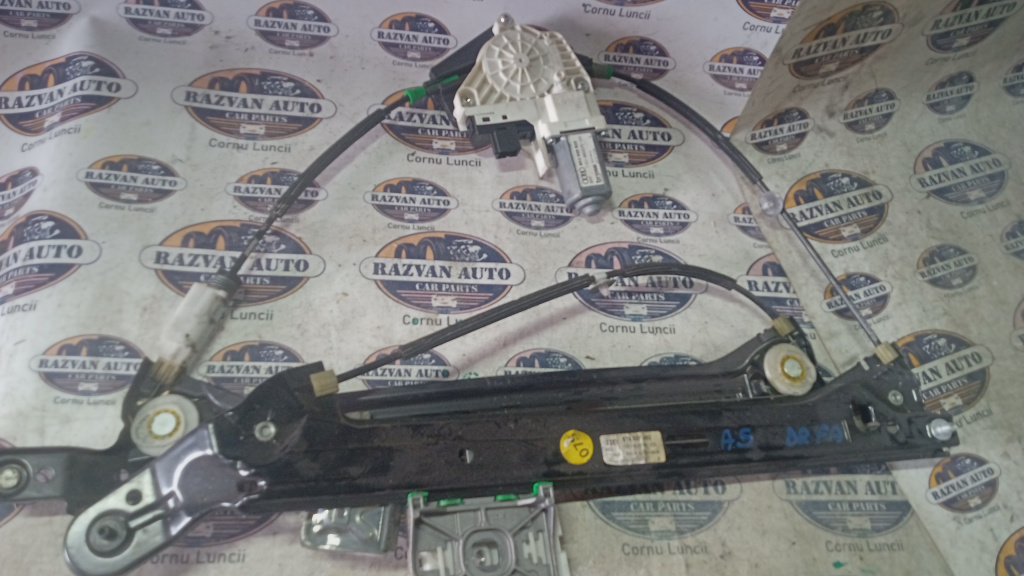 Macara geam dreapta fata Audi A4 B9 2016, 8W0837462