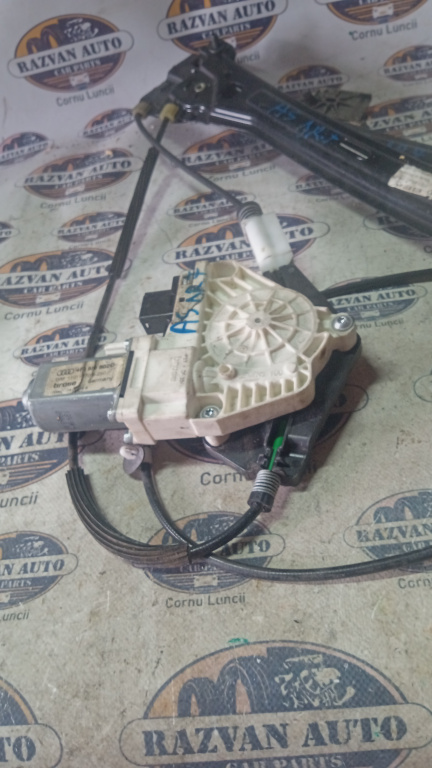 Macara geam dreapta fata Audi A5 2009, 8T0837462D
