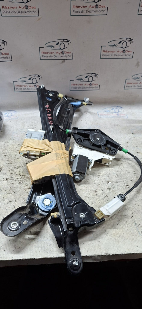 Macara geam dreapta fata Audi A5 - Motorina 2012, 8T0959802B