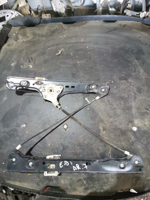 Macara Geam Dreapta Fata Bmw 3 (E90, E91, E93, E92) 2005-2013 Electrica