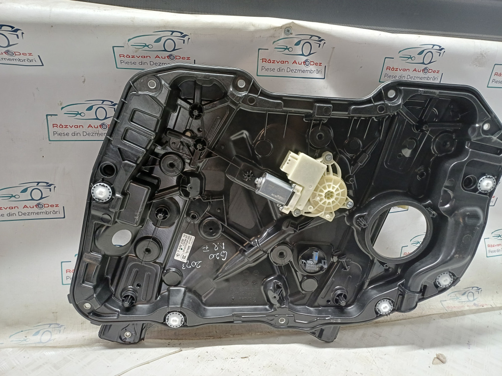 Macara geam dreapta fata BMW Seria 3 G20 2.0 Hybrid 2024, 743223212 / 8495866