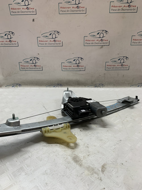 Macara geam dreapta fata Dacia Duster - Motorina 2019, 807205167R