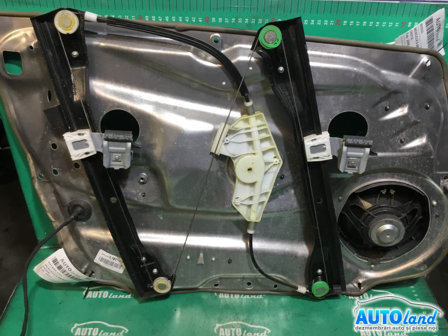 Macara Geam Dreapta Fata Electrica Mercedes-Benz C CLASS W204 2007