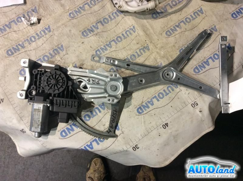 Macara Geam Dreapta Fata Electrica Opel ASTRA H 2004