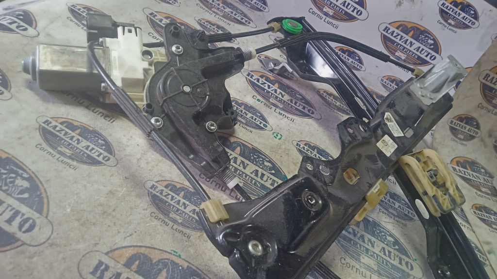 Macara geam dreapta fata Ford Focus 2 2010